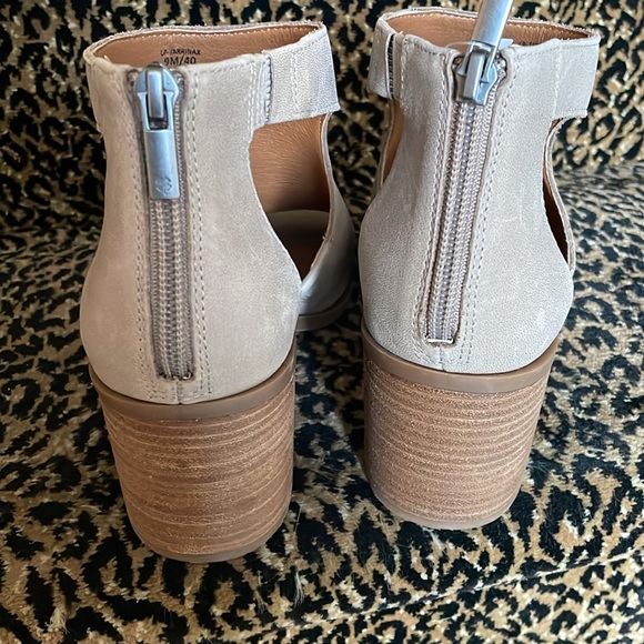 Lucky Brand tan open toe bootie size 9 - Picture 4 of 8